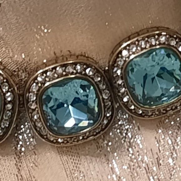 HD Captivating Cushion Aqua Blue Necklace and Clip-On Earring Set. - Picture 3 of 4